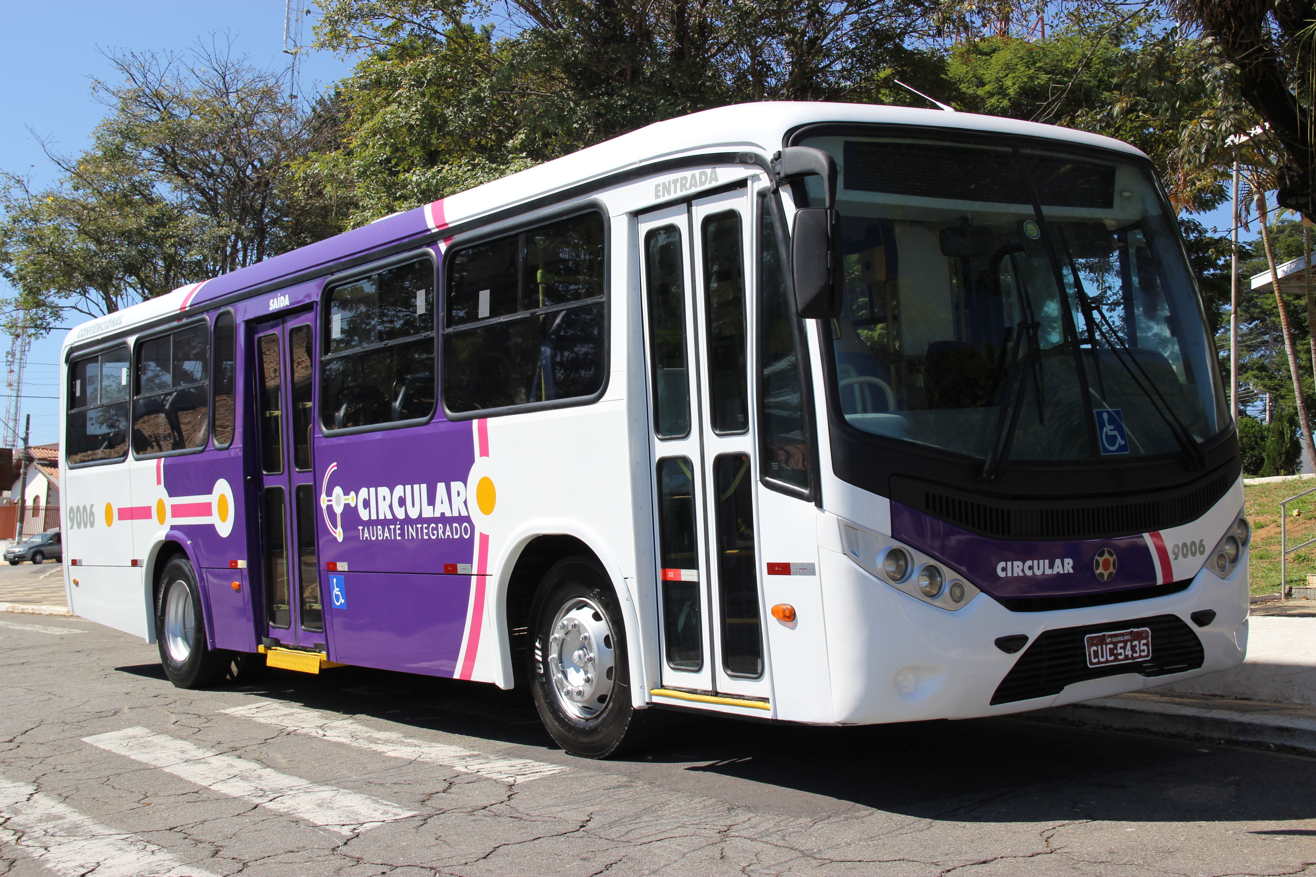 Três linhas de ônibus terão horários alterados aos sábados em